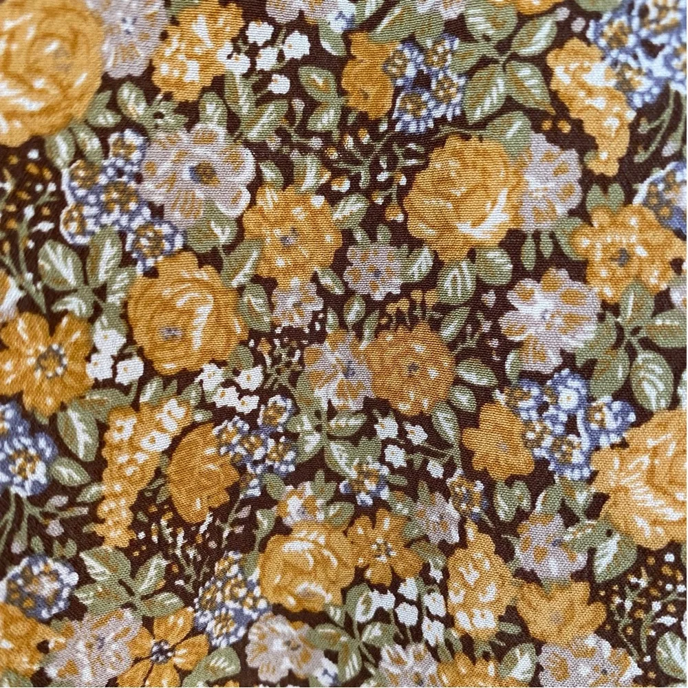 Doen Floral Puff-Sleeve Blouse in Mustard and Brown - Picture 5 of 9